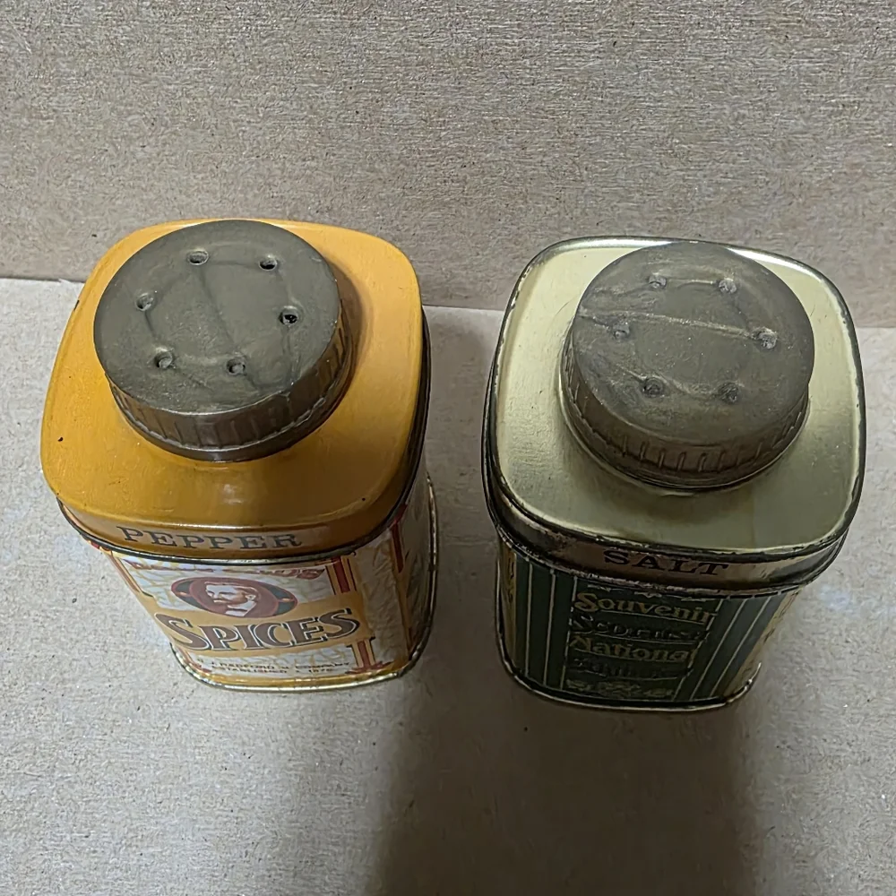 Vtg Tin Spice Salt Pepper Shaker Set #168